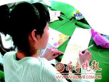 面目清秀,有著大大的眼睛,梳著馬尾辮的李玉軒