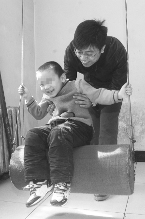 記者現場體驗，與自閉癥兒童親密接觸