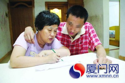 每天給千千畫畫，是母子倆交流感情的一種方式