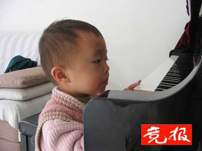 3歲小男孩患孤獨癥 媽媽網上發帖求助鄰居(圖)