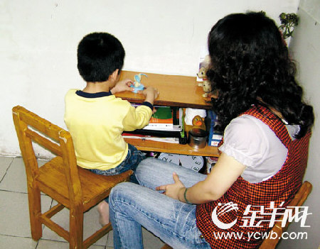 孩子“自閉”，媽媽默默流淚